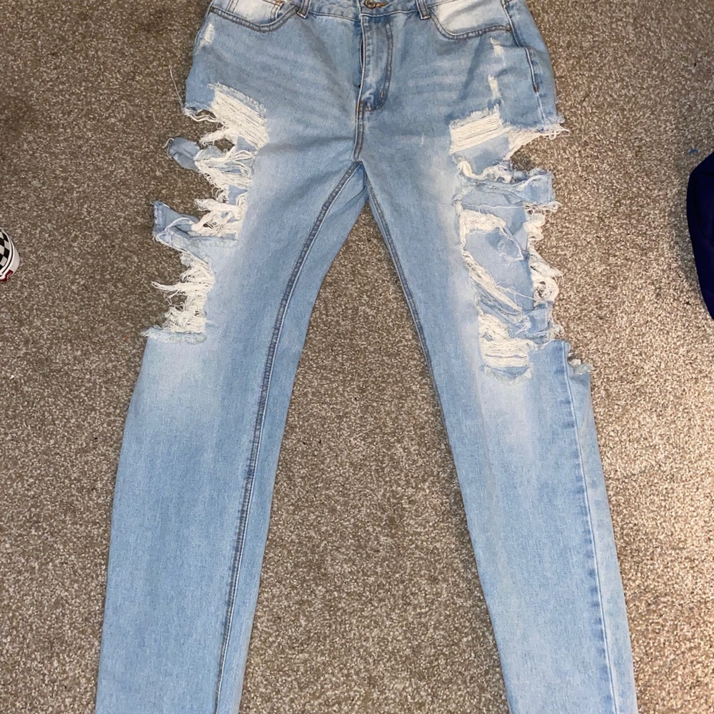 Distressed jeans - Picture 2 of 2
